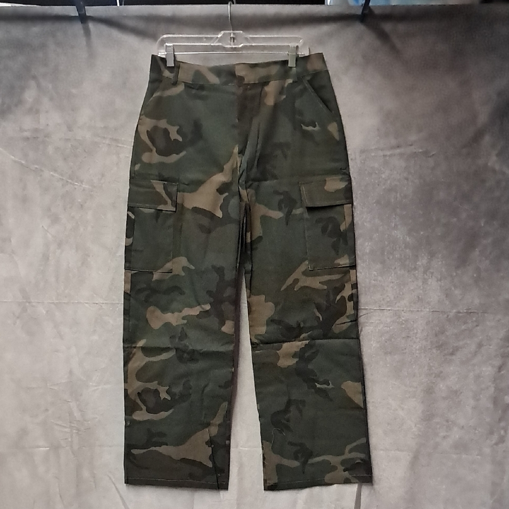 Womens Camouflage Cargo Pants